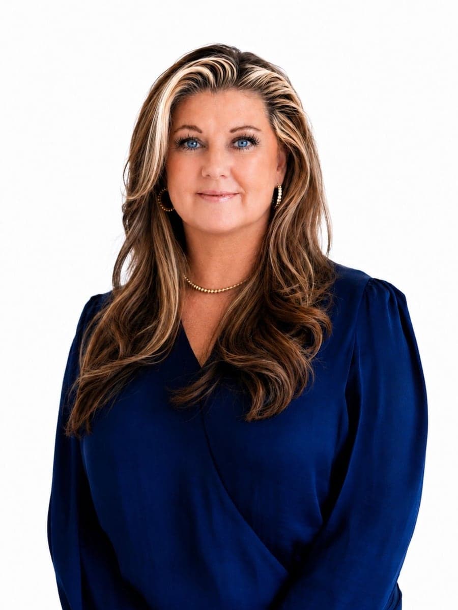 Juli Sleeman — Salon Experience Manager at Lee Graves Salon